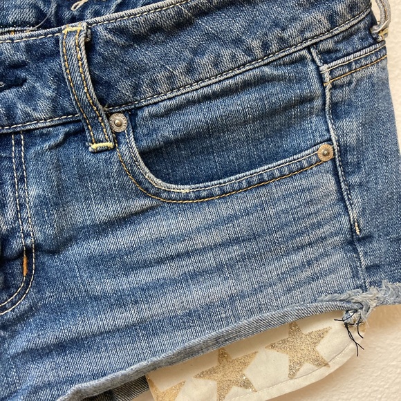 AMERICAN EAGLE OUTFITTERS Jean Shorts with Metalluc Stars on Pockets Size 4 - Picture 3 of 8